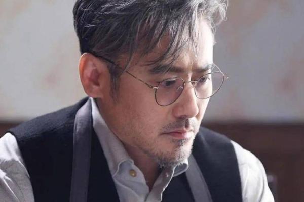 吴秀波命理密码揭秘：暗藏玄机的八字背后竟然有这些秘密