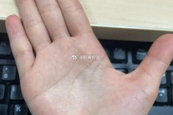 女性肚脐附近长毛？命运密码暗藏玄机