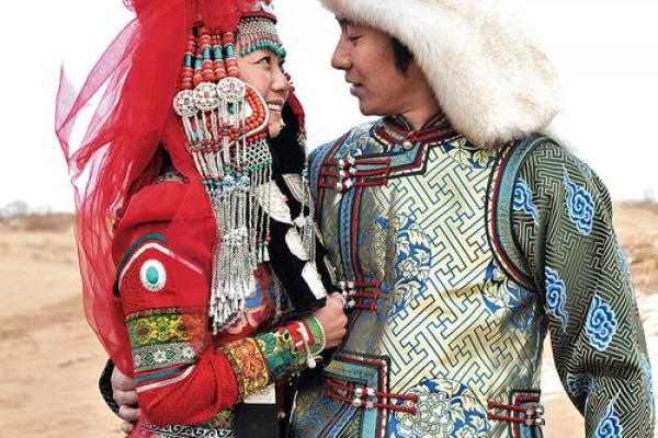 蒙古族春节的习俗与现代生活的结合