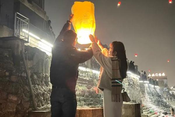 探索放孔明灯的文化传承与现代应用