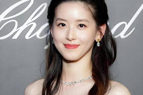 奶茶妹妹八字的深层玄机：如何利用命理调整人生轨迹