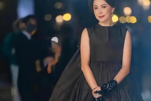 刘嘉玲的命运密码：如何解锁她背后的成功之道