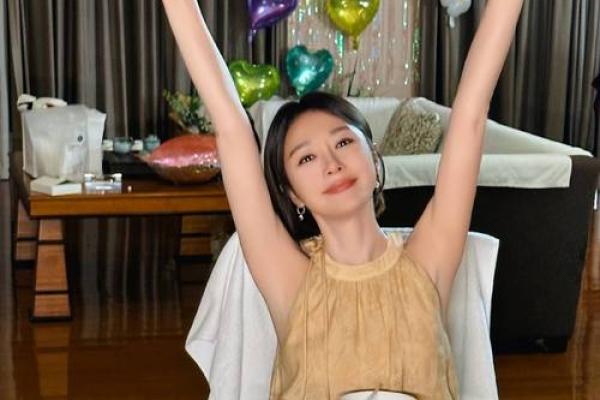 秦岚命理深度解析:如何改变命运,掌握生命的钥匙 秦岚命理深度解析:如何改变命运,掌握生命的钥匙