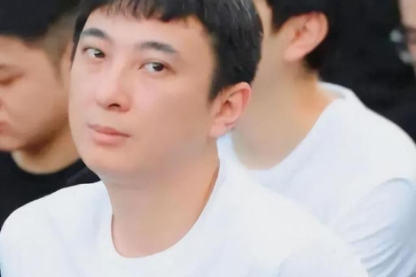 揭开王思聪八字中的暗藏玄机：成功背后不为人知的秘密