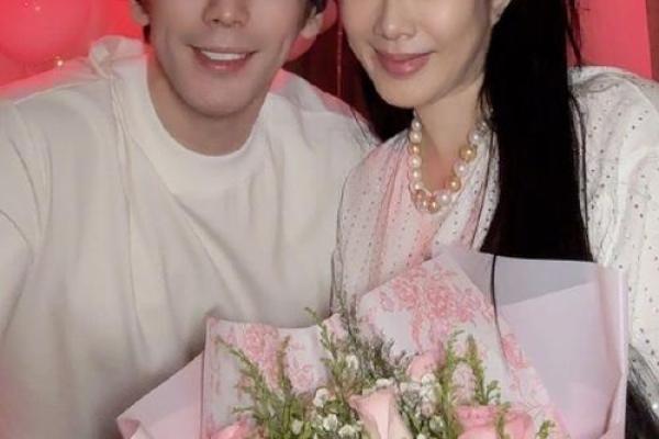 张伦硕钟丽缇的命运密码：隐藏在八字中的爱情玄机