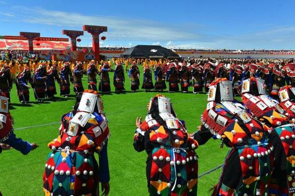 蒙古草原上的传统节日与古老文化的传承 蒙古草原上的传统节日与古老文化的传承