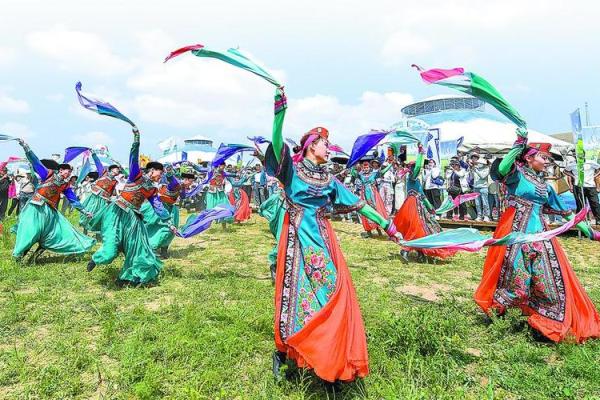 蒙古草原上的传统节日与古老文化的传承 蒙古草原上的传统节日与古老文化的传承