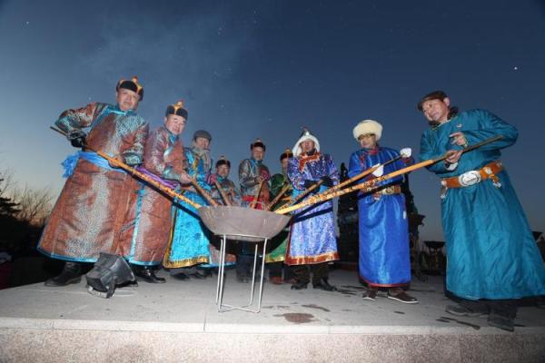 火把节习俗揭秘:祭火、驱邪与祈安 火把节习俗揭秘:祭火、驱邪与祈安